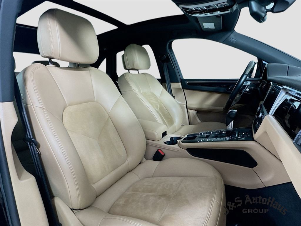 Used 2021 Porsche Macan image 34