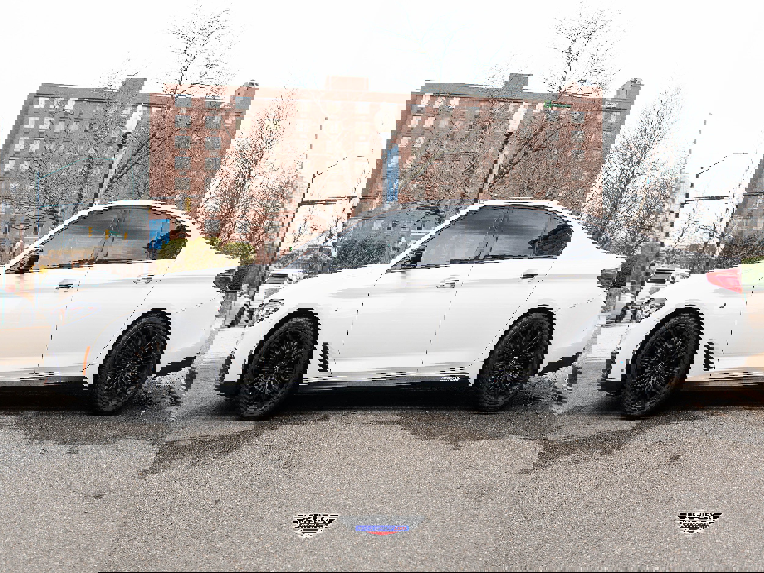 Used 2018 BMW 540i xDrive w/ M Sport Package image 4