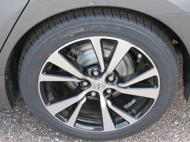Used 2018 Nissan Maxima Platinum image 13