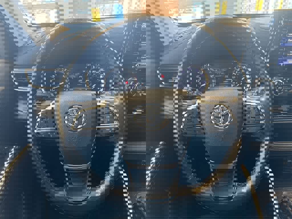 Used 2022 Toyota Highlander XLE image 25