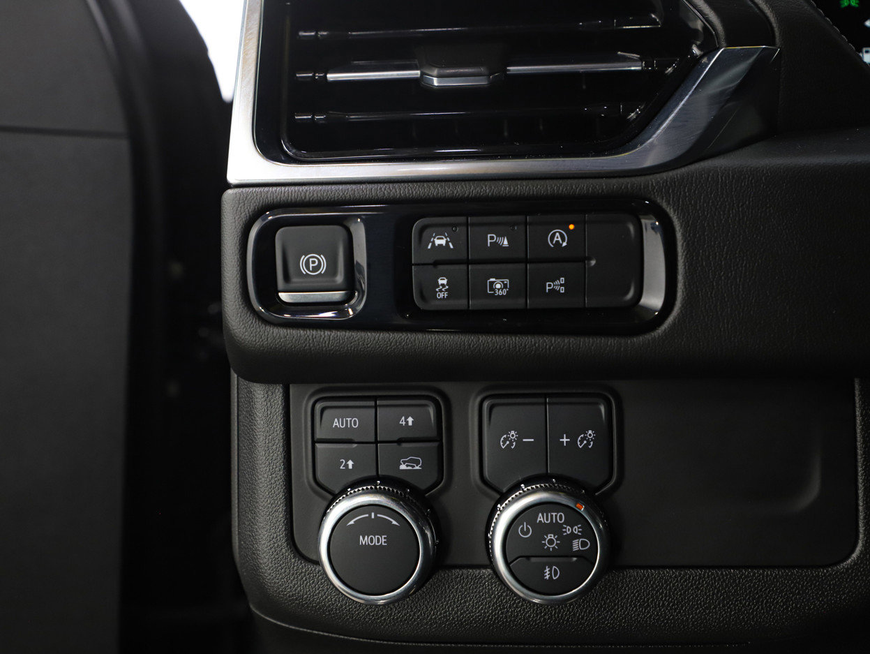 Used 2025 GMC Yukon Denali AWD/4WD image 28
