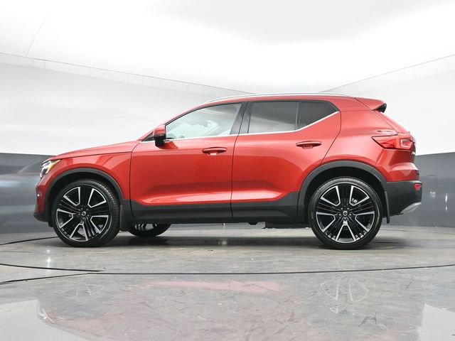 Used 2023 Volvo XC40 B5 Ultimate w/ Climate Package image 41