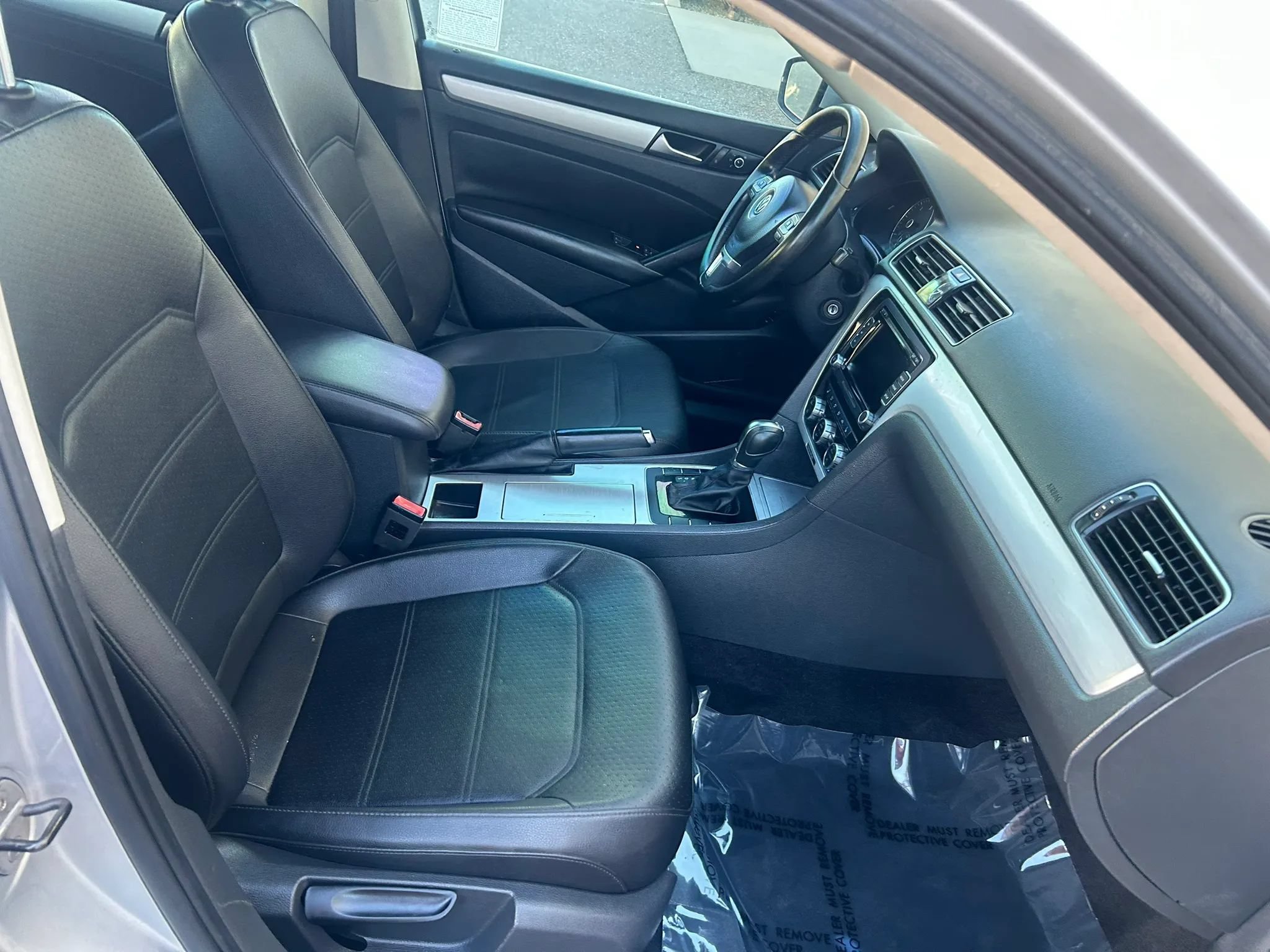Used 2012 Volkswagen Passat TDI SE FWD image 13
