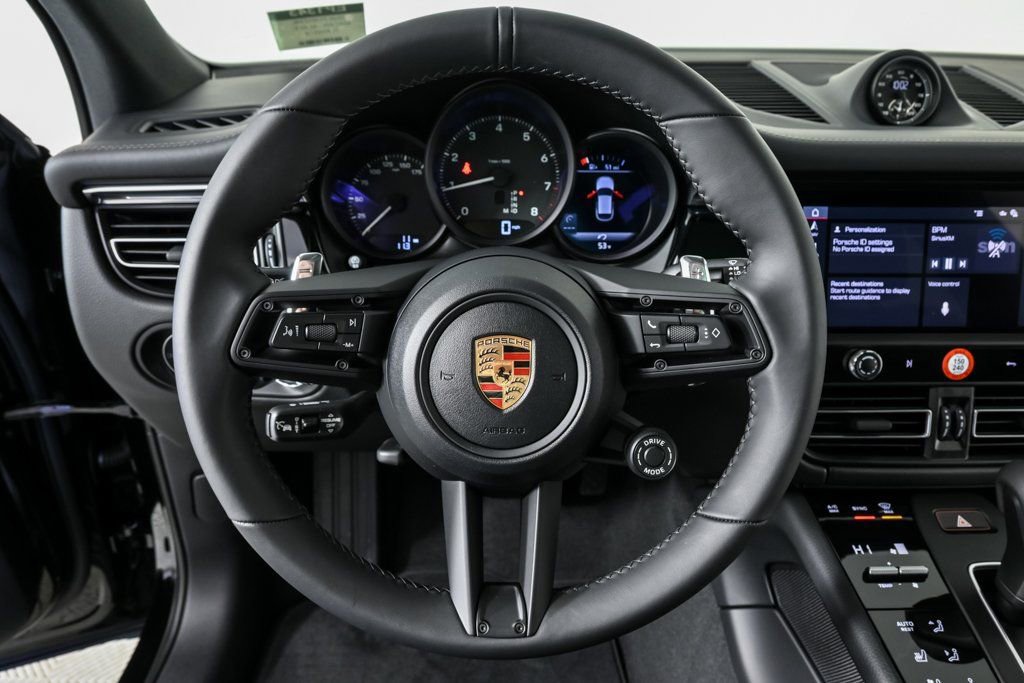 Used 2026 Porsche Macan AWD/4WD image 9