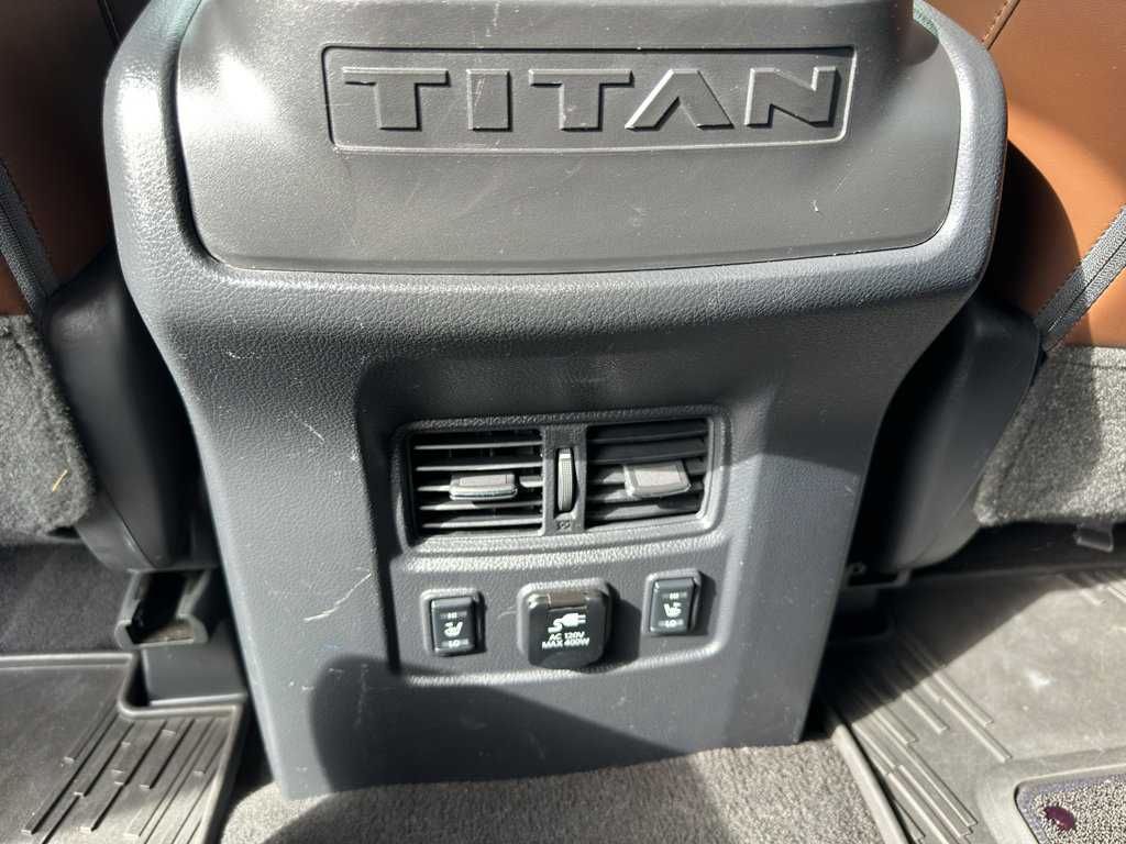 Used 2018 Nissan Titan Platinum Reserve w/ Platinum Utility Package image 11