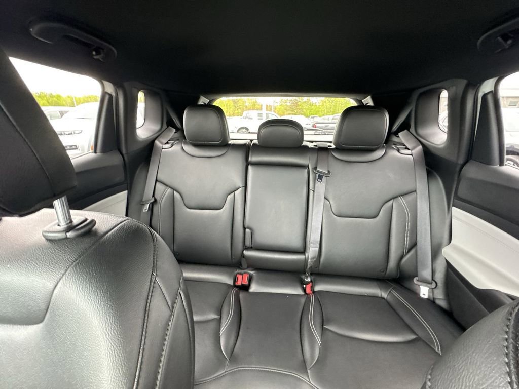 Used 2025 Jeep Compass Limited AWD/4WD image 13