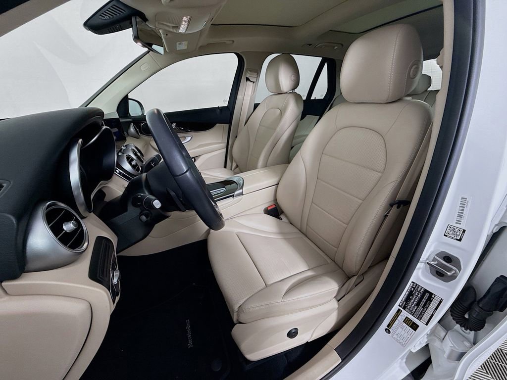 Used 2021 Mercedes-Benz GLC 300 GLC 300 image 22