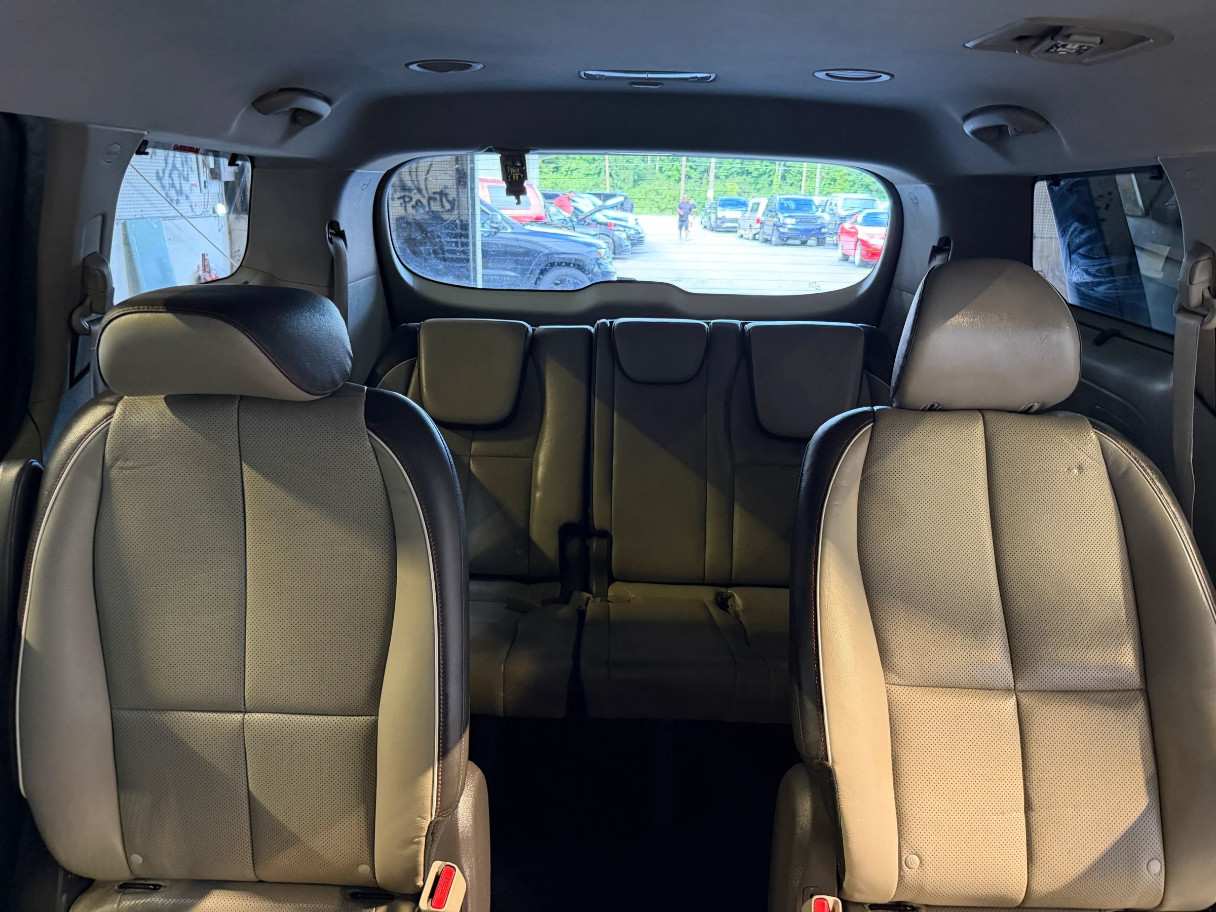 Used 2016 Kia Sedona EX FWD image 40