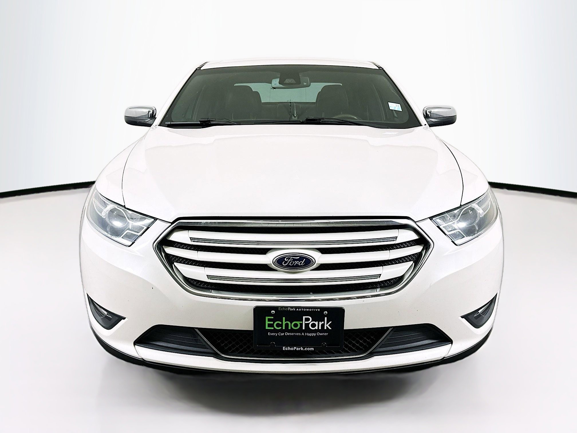 Used 2018 Ford Taurus Limited image 2