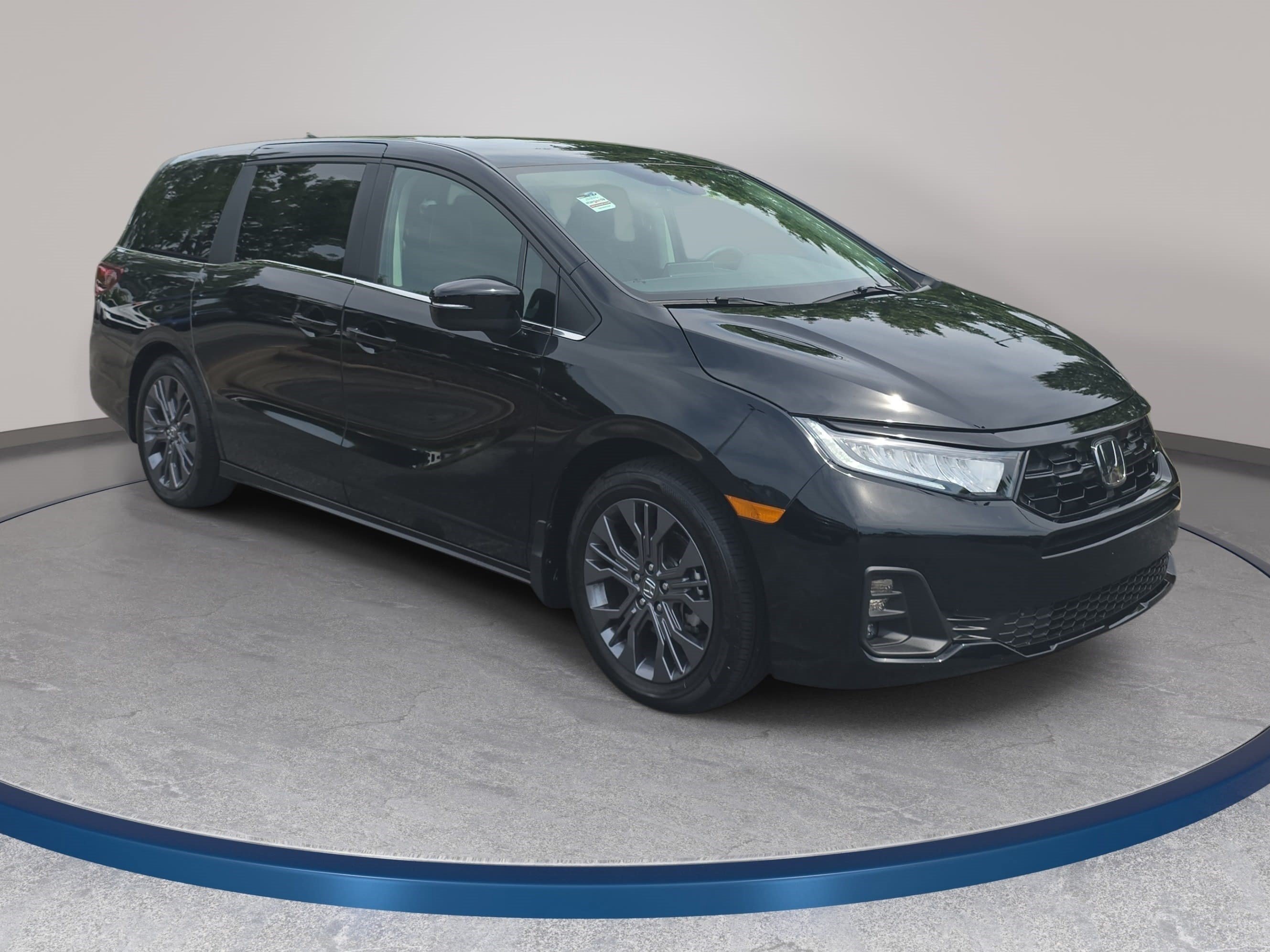 Used 2026 Honda Odyssey Touring image 3