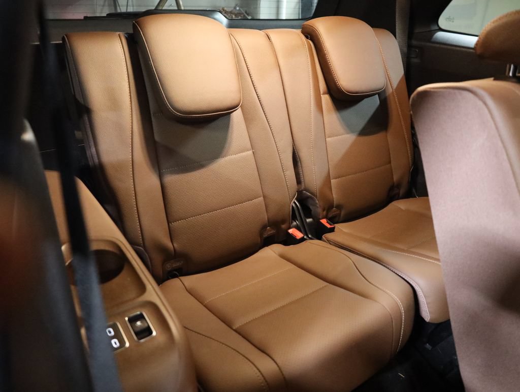 Used 2024 Mercedes-Benz GLS 450 4MATIC image 57