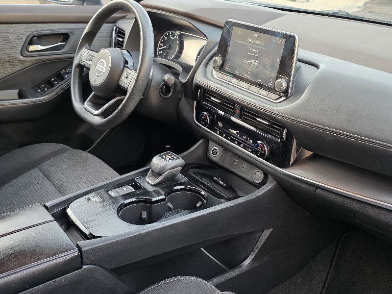 Used 2021 Nissan Rogue SV image 12