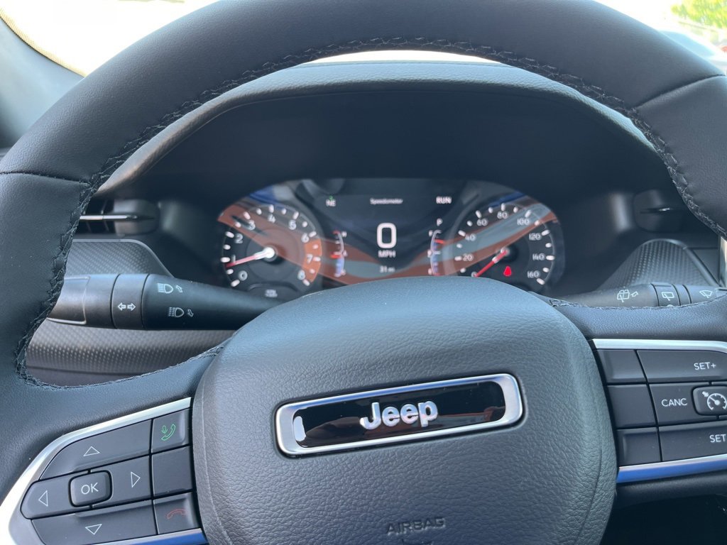 New 2025 Jeep Compass Latitude w/ Altitude Special Edition image 17