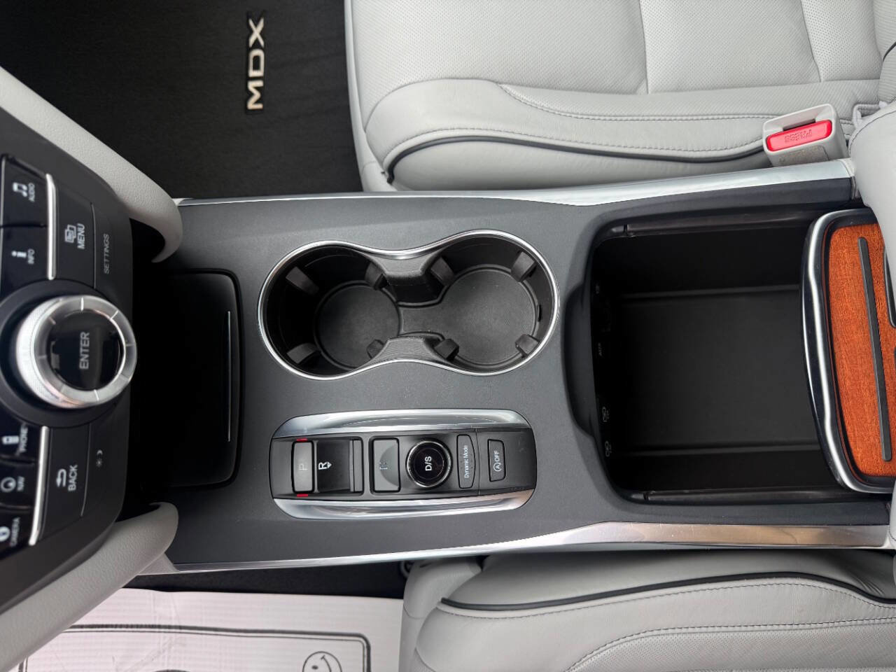 Used 2017 Acura MDX SH-AWD w/ Advance Package image 16