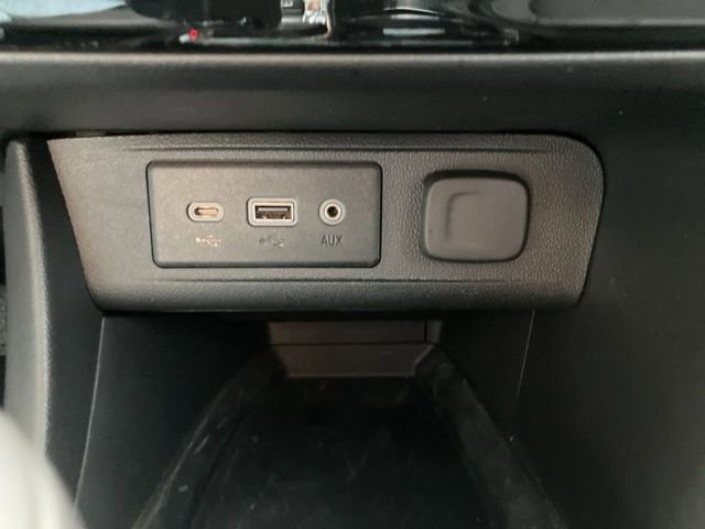 Used 2023 Buick Encore GX Essence w/ Experience Buick Package image 23