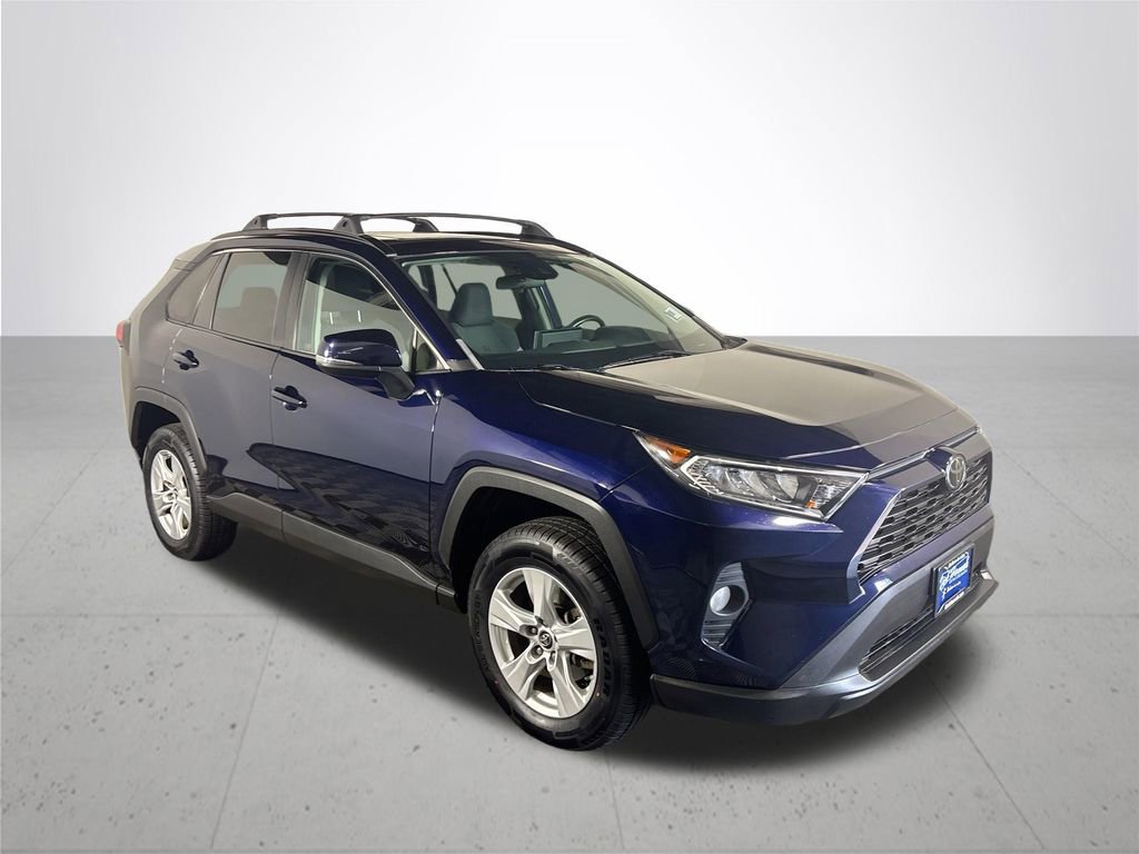 Used 2019 Toyota RAV4 XLE w/ Convenience Package image 4