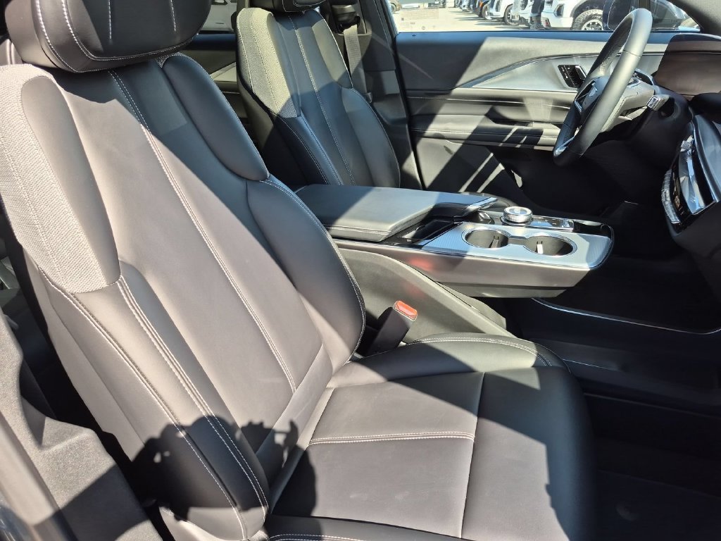 Certified 2024 Cadillac Lyriq Tech RWD image 21