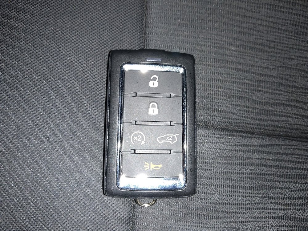 Used 2022 Jeep Grand Cherokee Laredo w/ Luxury Tech Group I image 32