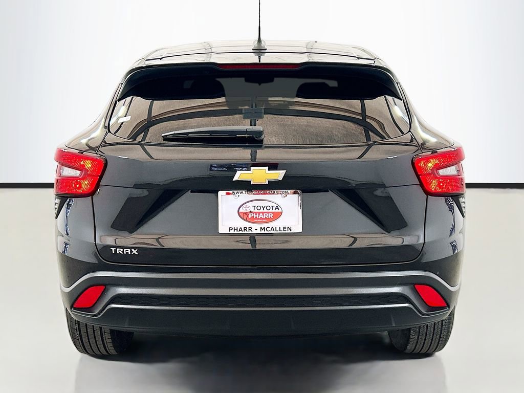 Used 2024 Chevrolet Trax LS w/ LS Convenience Package FWD image 5