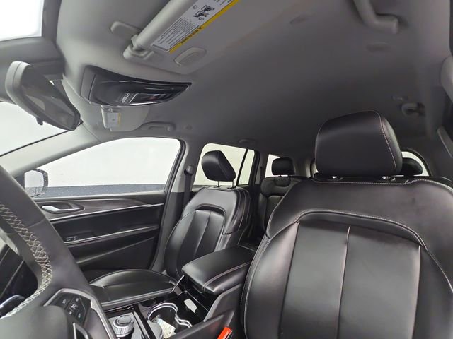 Used 2023 Jeep Grand Cherokee Limited image 22