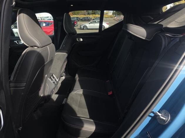 Used 2025 Volvo XC40 B5 Plus AWD/4WD image 10
