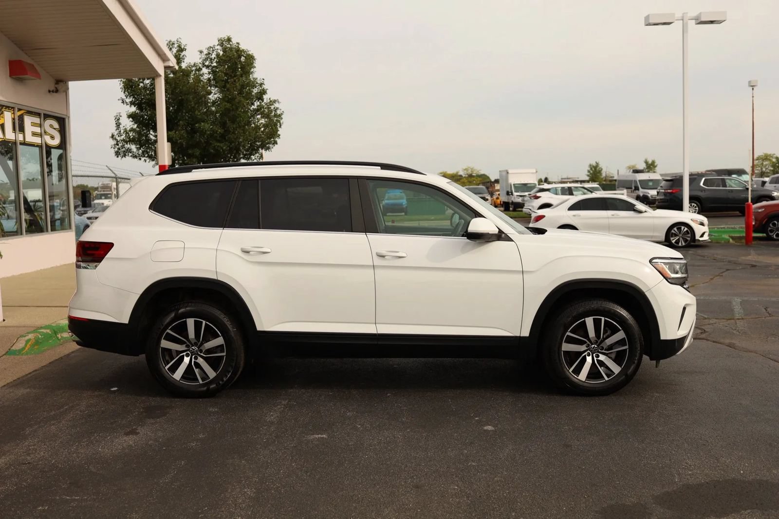 Used 2021 Volkswagen Atlas SE FWD image 4