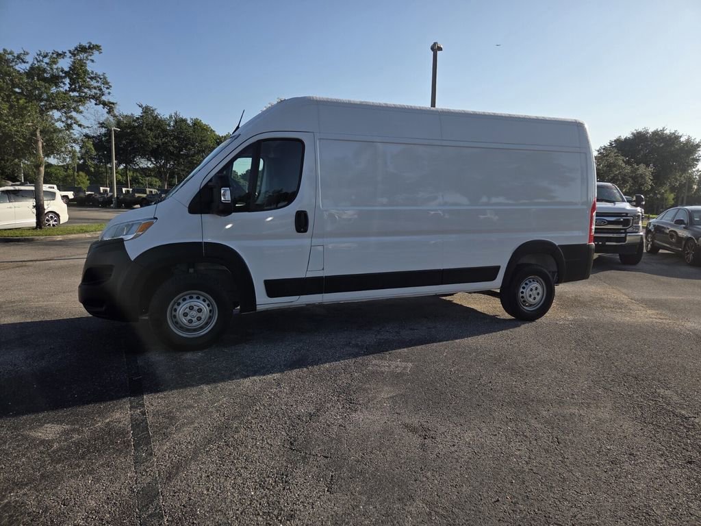 Used 2025 RAM ProMaster 2500 w/ Convenience Group FWD image 9
