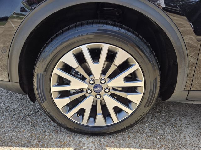 Used 2020 Ford Escape Titanium w/ Titanium Premium Package 2.0 AWD/4WD image 25