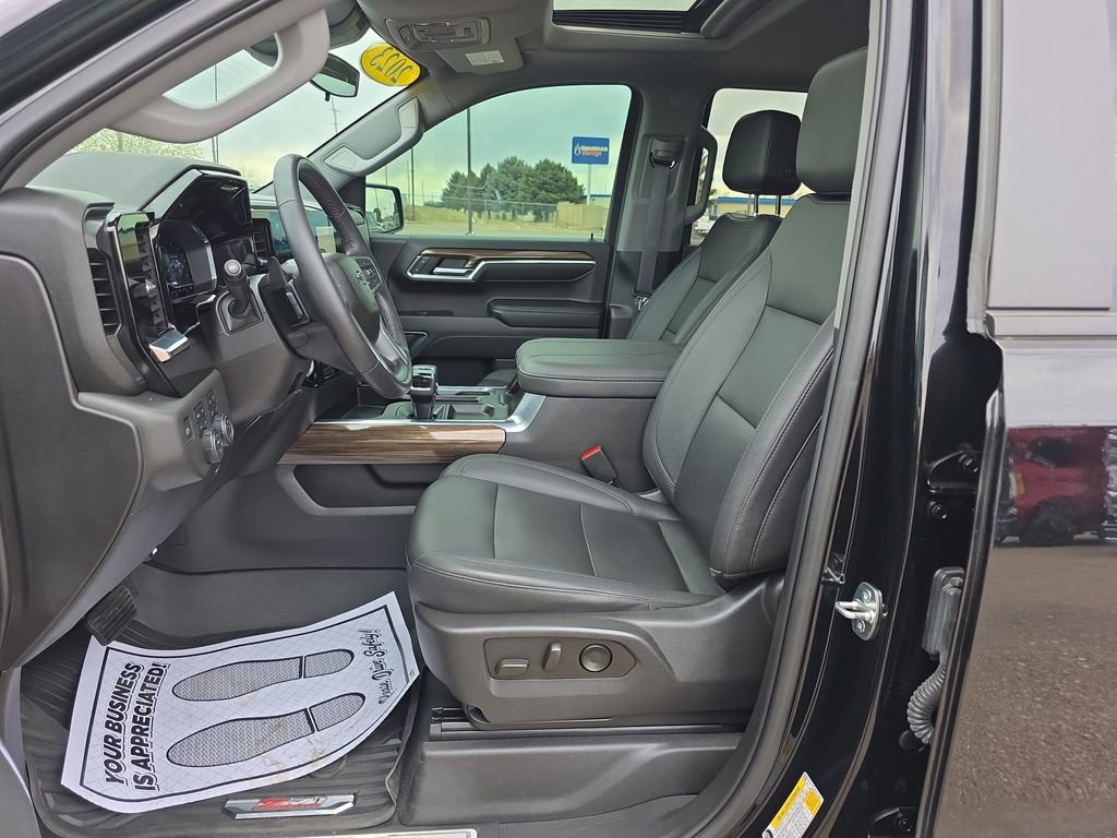 Used 2023 Chevrolet Silverado 1500 LT Trail Boss w/ LT Trail Boss Premium Package image 9