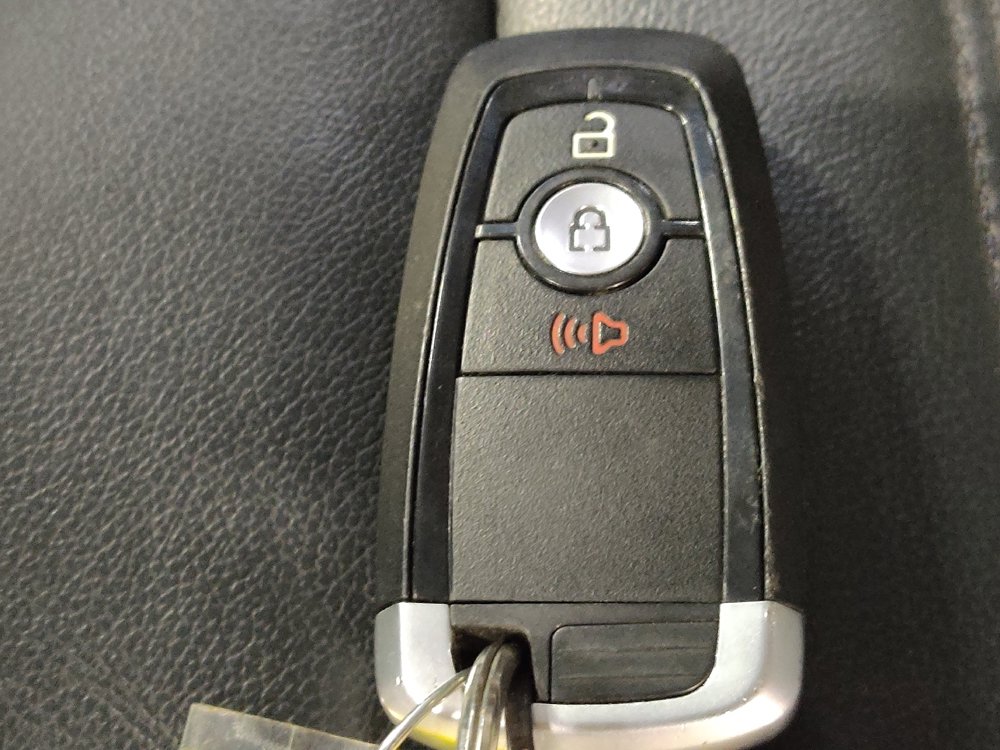 Used 2017 Ford Edge SEL w/ Equipment Group 201A AWD/4WD image 32
