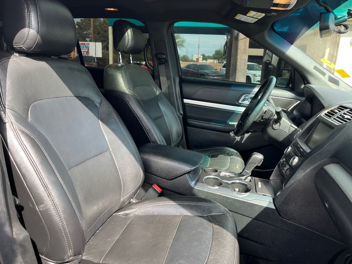 Used 2016 Ford Explorer XLT w/ Equipment Group 202A FWD image 40