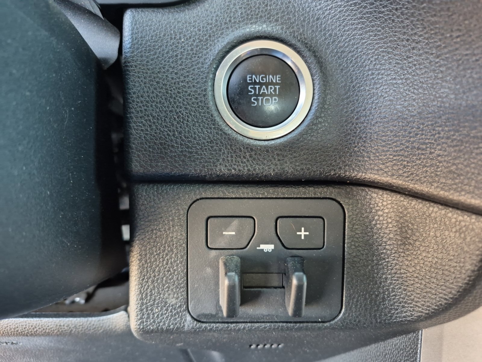 Used 2022 Toyota Tundra SR5 w/ SR5 Premium Package RWD image 33
