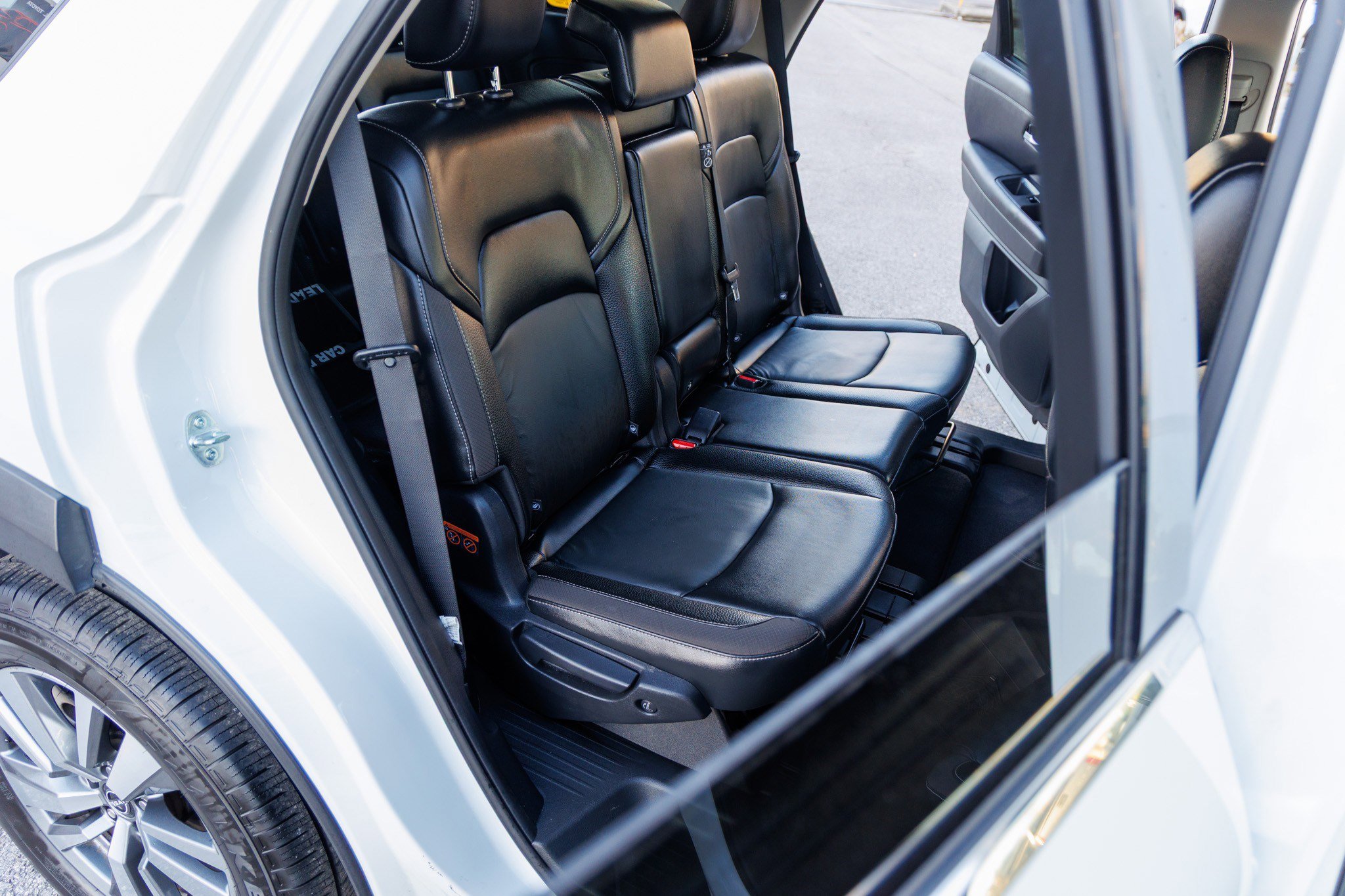 Used 2023 Nissan Pathfinder SL w/ Lighting Package (N92) image 52