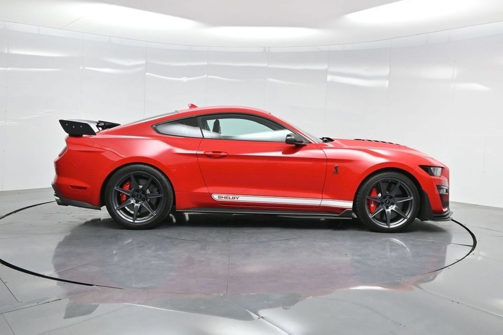 Used 2020 Ford Mustang Shelby GT500 w/ Technology Package RWD image 38
