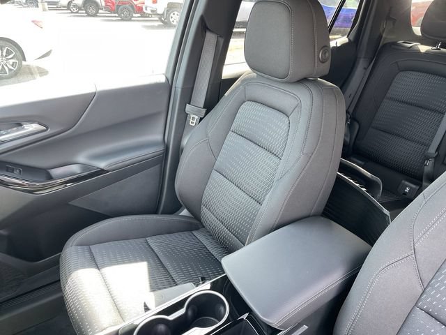 New 2027 Chevrolet Equinox LT w/ LPO, Floor Liner Package FWD image 24