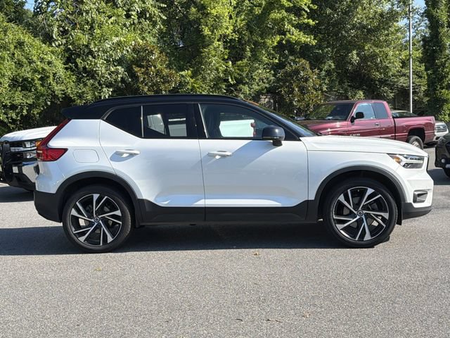 Used 2021 Volvo XC40 T5 R-Design w/ Advanced Package AWD/4WD image 2