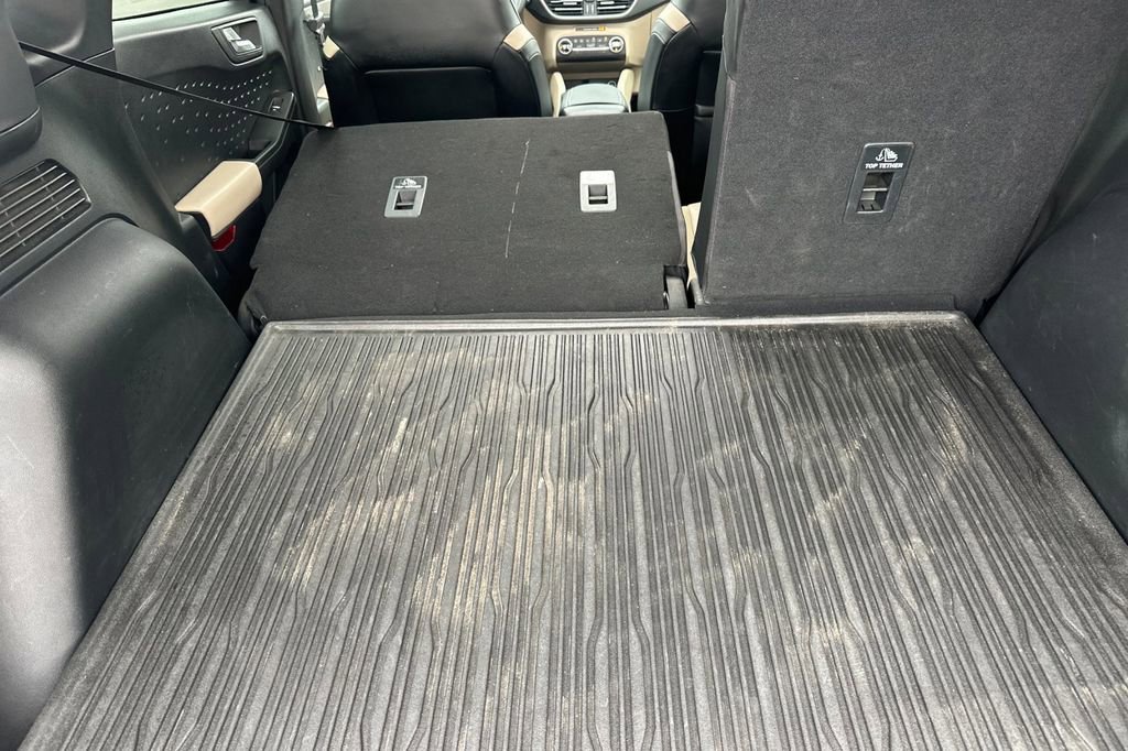 Used 2020 Ford Escape SE Sport image 16