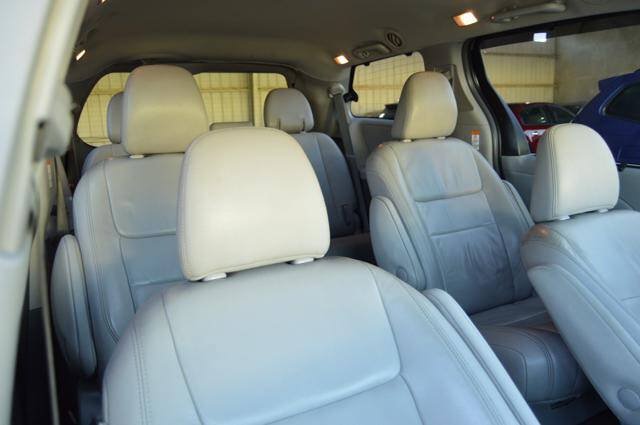 Used 2015 Toyota Sienna XLE Premium AWD/4WD image 57