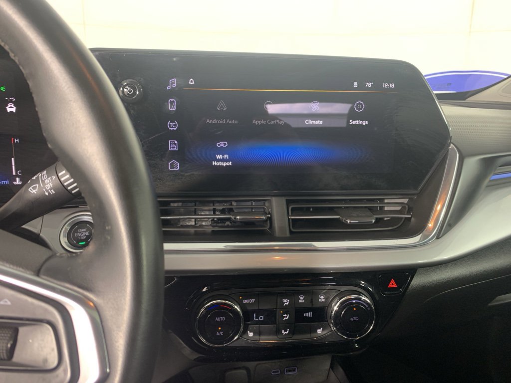 Used 2024 Chevrolet Trax LT w/ Sunroof Package image 26