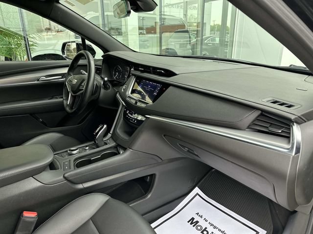 Certified 2025 Cadillac XT5 Luxury w/ LPO, Floor Liner Package FWD image 49