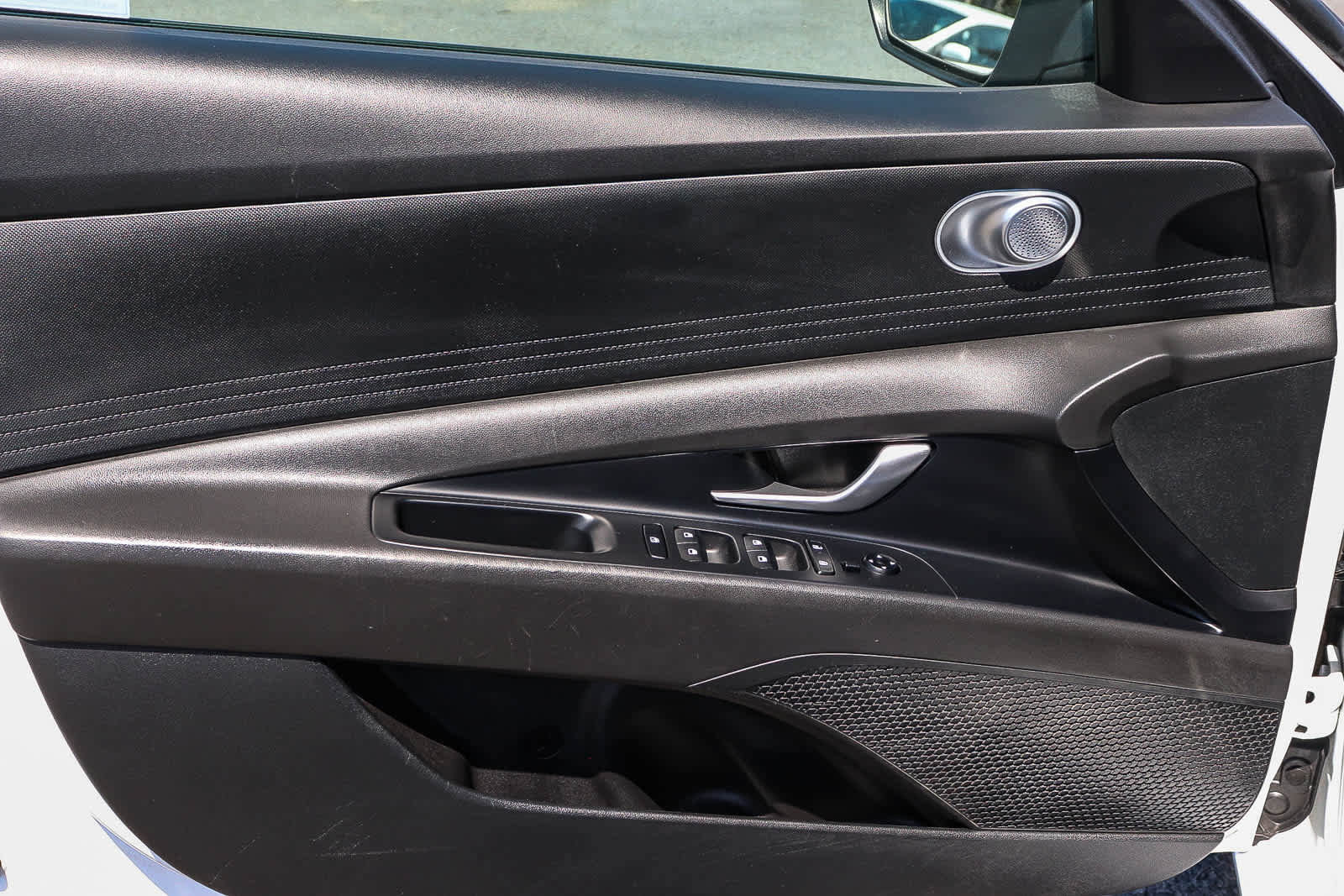 Used 2024 Hyundai Elantra SE FWD image 21