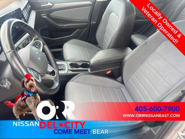 Used 2025 Volkswagen Jetta SE FWD image 14