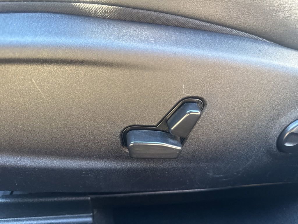 Used 2023 Chrysler 300 S image 16