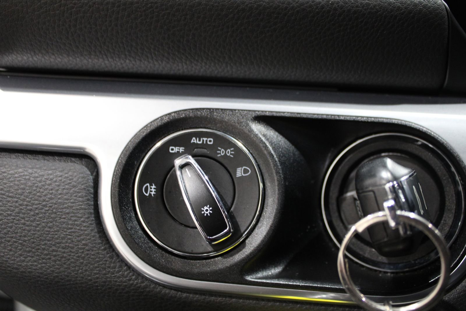 Used 2019 Porsche 718 Cayman image 24