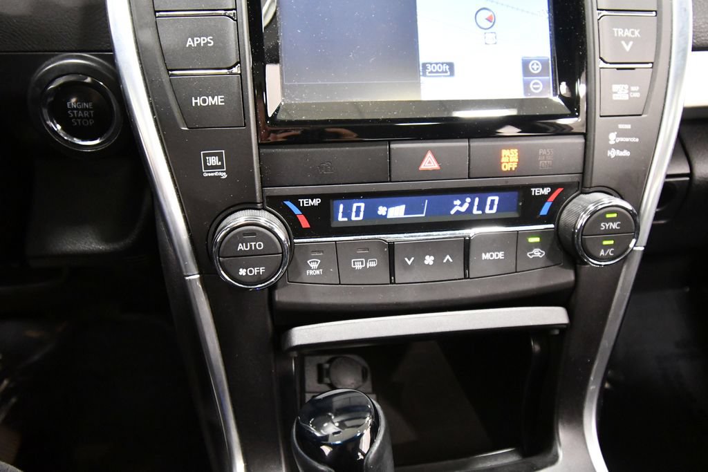 Used 2015 Toyota Camry XSE FWD image 26