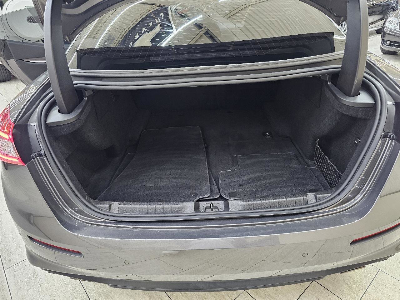 Used 2018 Maserati Ghibli RWD image 12