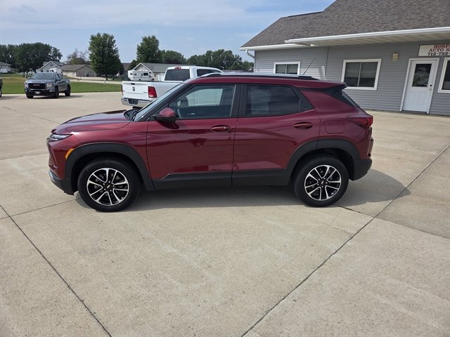 Used 2025 Chevrolet TrailBlazer LT image 4