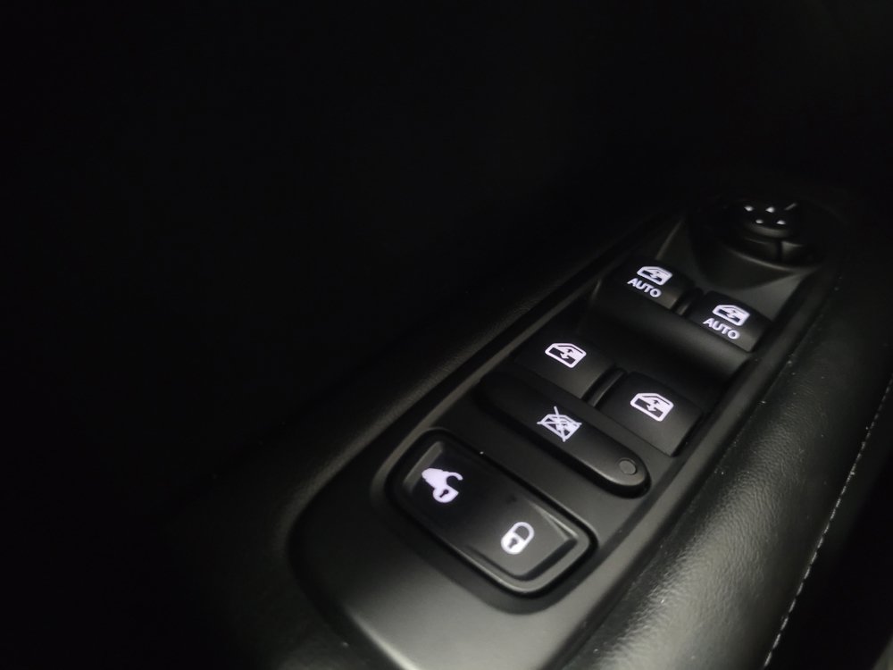Used 2020 Jeep Compass Latitude FWD image 27