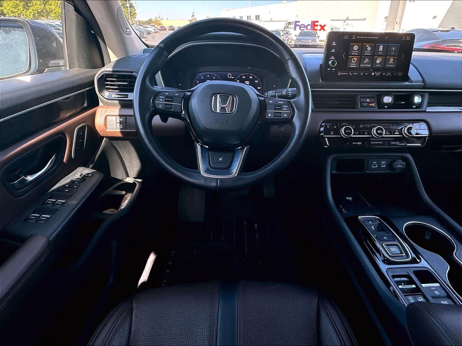 Used 2024 Honda Pilot Elite image 11