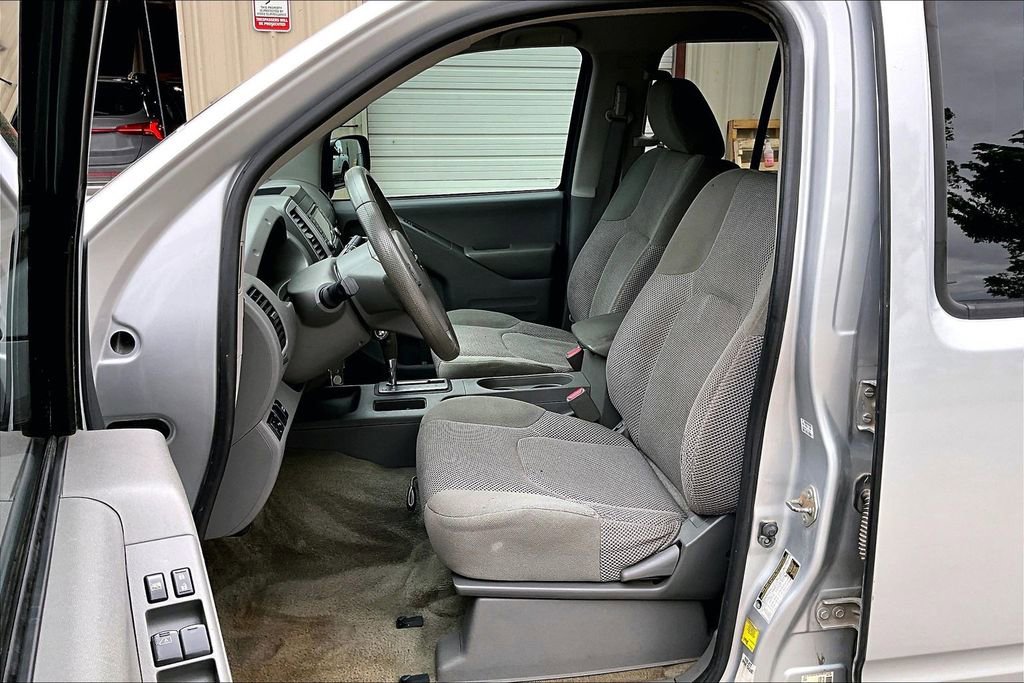 Used 2018 Nissan Frontier SV image 22